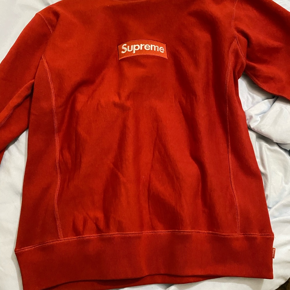 Red supreme crewneck